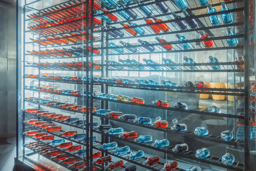 五彩斑斓的酒饮世界 起泡酒与香槟瓶的艺术收藏与酒吧设计